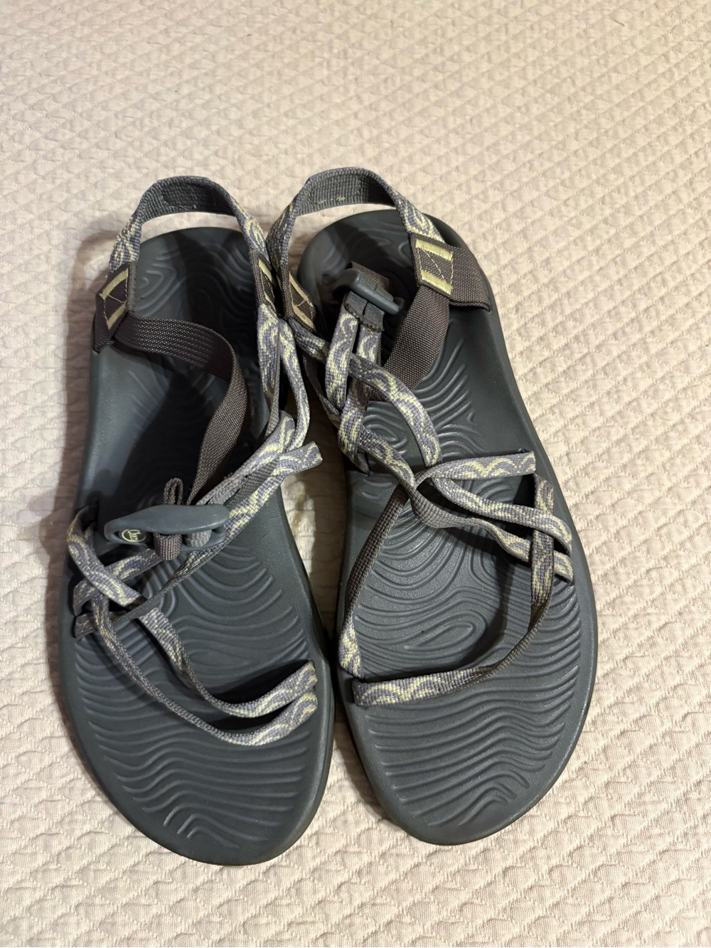 Chaco Women’s 11 Gray Yellow Double Strap Toe Loop Sport Sandals